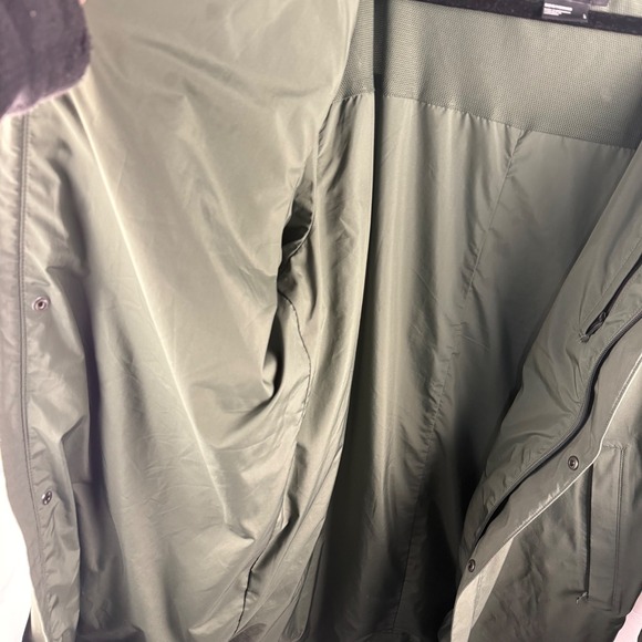The North Face Men's Long Green Rain Jacket Large Hooded Gorpcore Lightweight - Picture 7 of 11